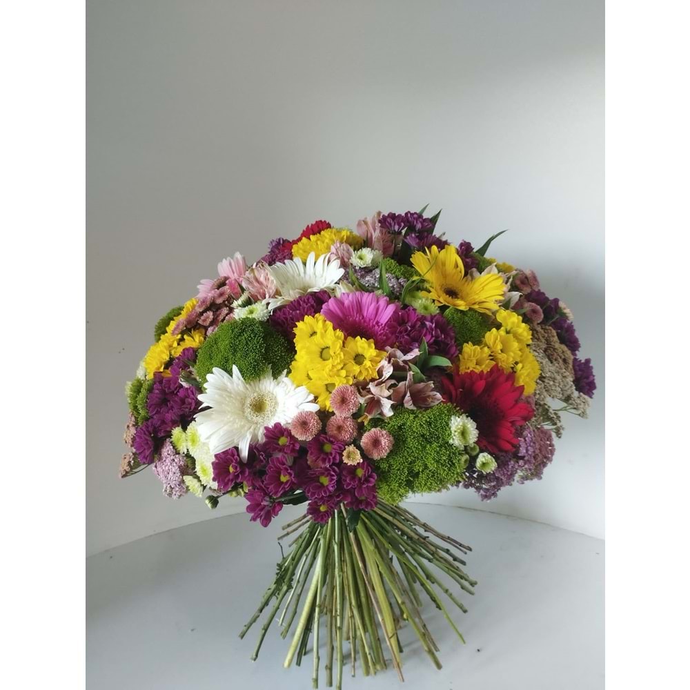 Bouquet of Daisy, Gerbera, and Wildflowers.